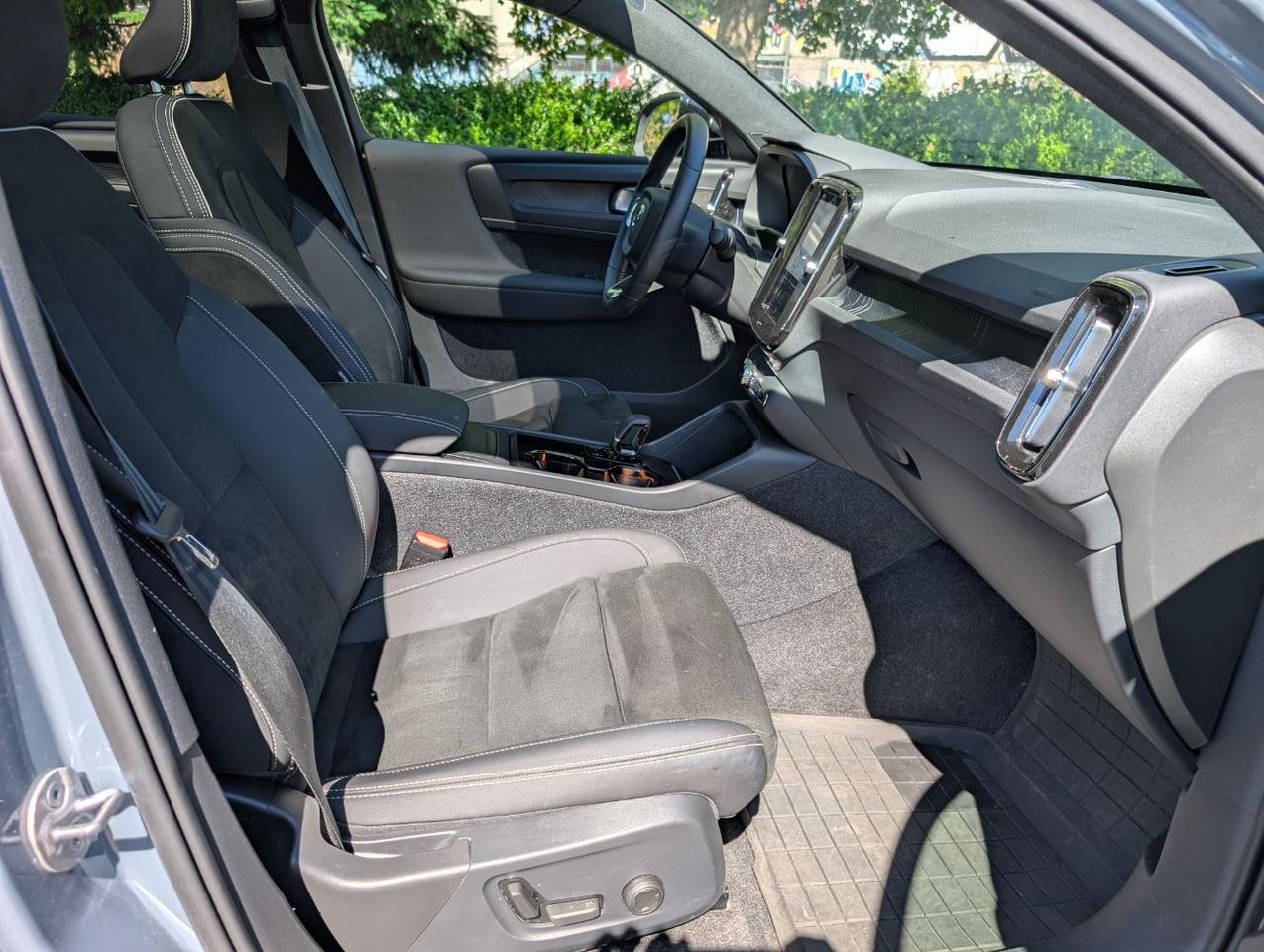 2023 Volvo C40 Recharge Twin Motor ULTIMATE | 402hp, HK Premium Audio, Pilot Assist * Portland OR