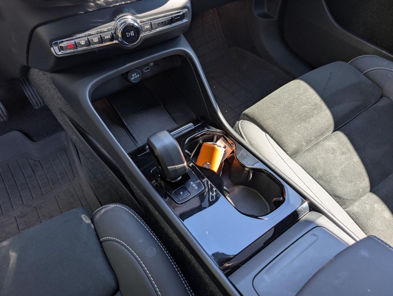 2023 Volvo C40 Recharge Twin Motor ULTIMATE | 402hp, HK Premium Audio, Pilot Assist * Portland OR