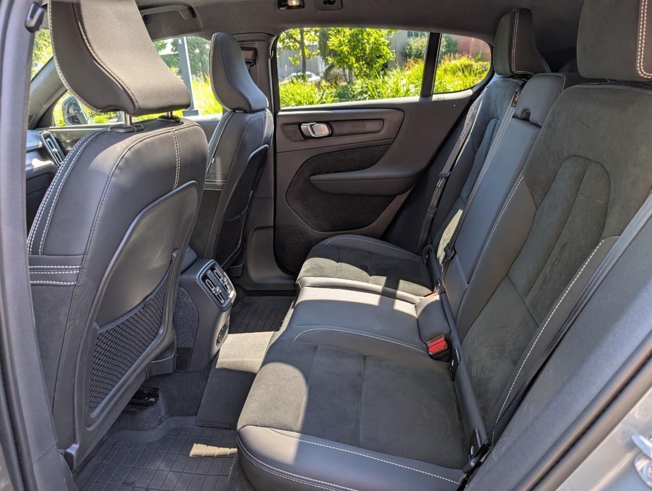 2023 Volvo C40 Recharge Twin Motor ULTIMATE | 402hp, HK Premium Audio, Pilot Assist * Portland OR