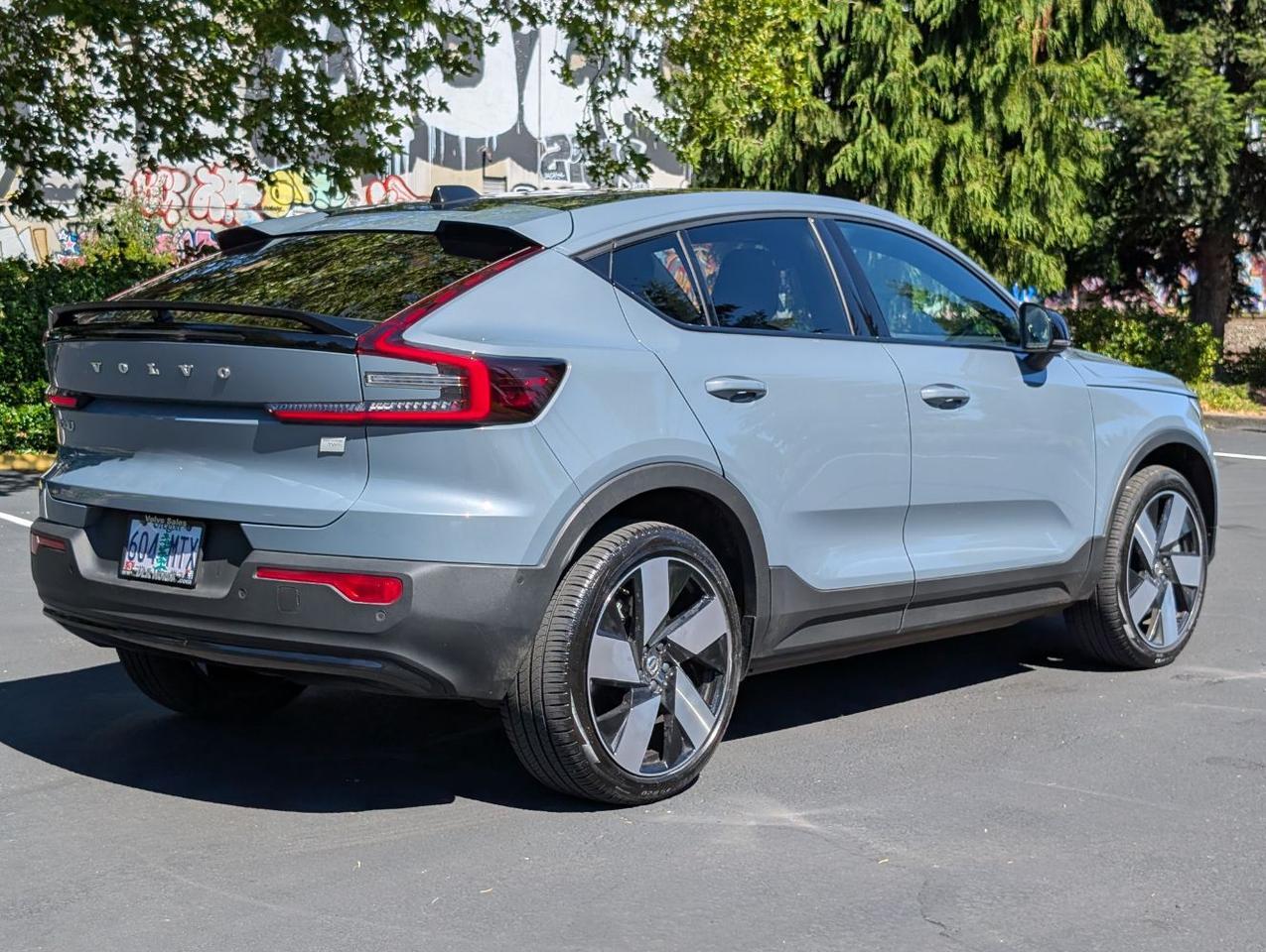 2023 Volvo C40 Recharge Twin Motor ULTIMATE | 402hp, HK Premium Audio, Pilot Assist * Portland OR