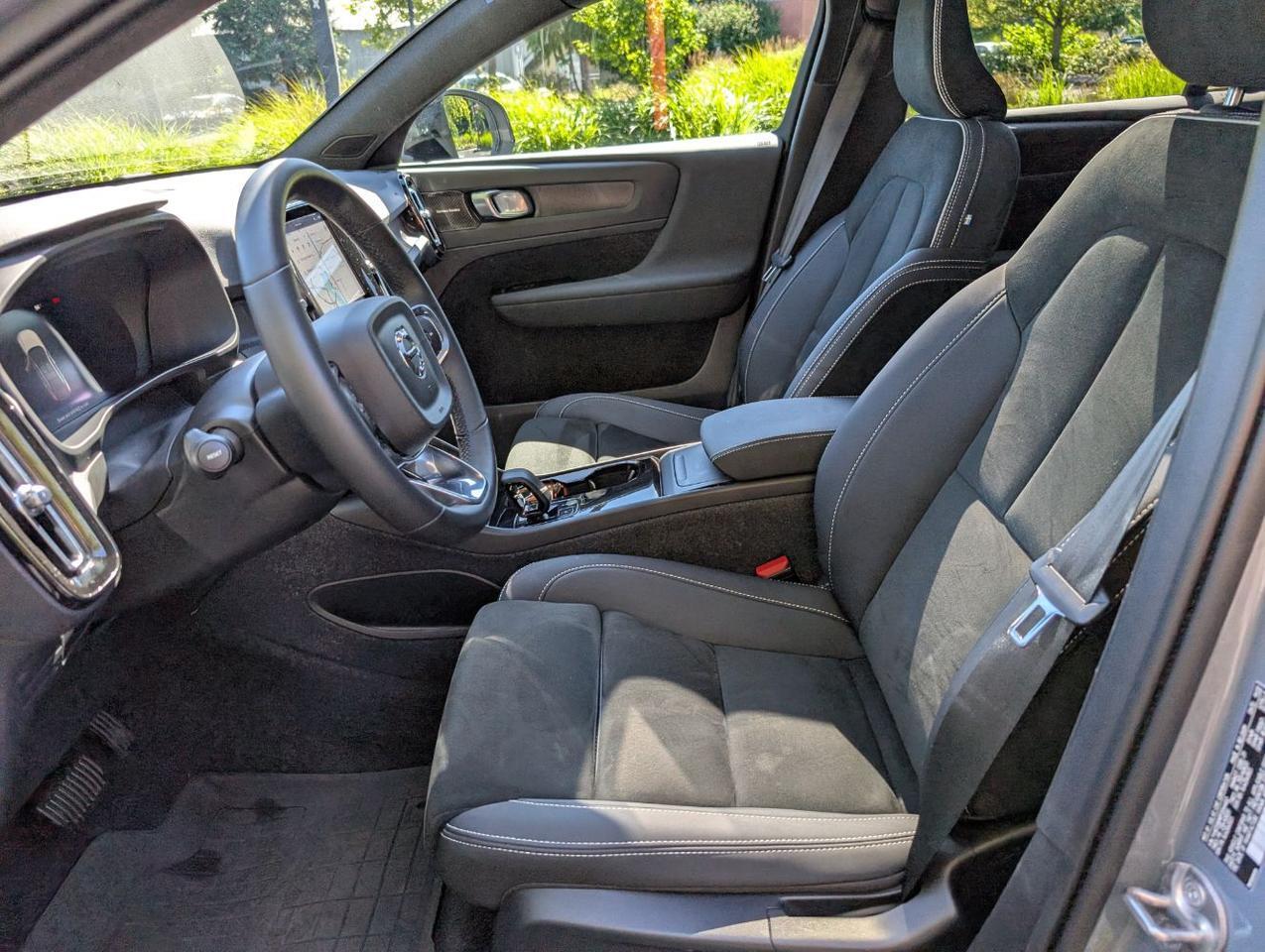 2023 Volvo C40 Recharge Twin Motor ULTIMATE | 402hp, HK Premium Audio, Pilot Assist * Portland OR
