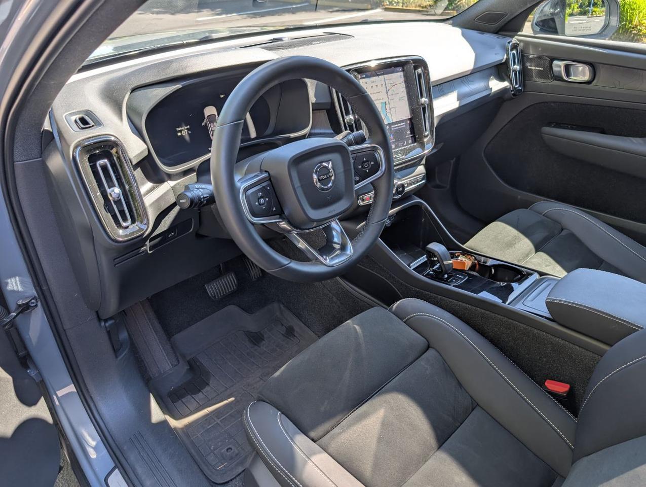 2023 Volvo C40 Recharge Twin Motor ULTIMATE | 402hp, HK Premium Audio, Pilot Assist * Portland OR