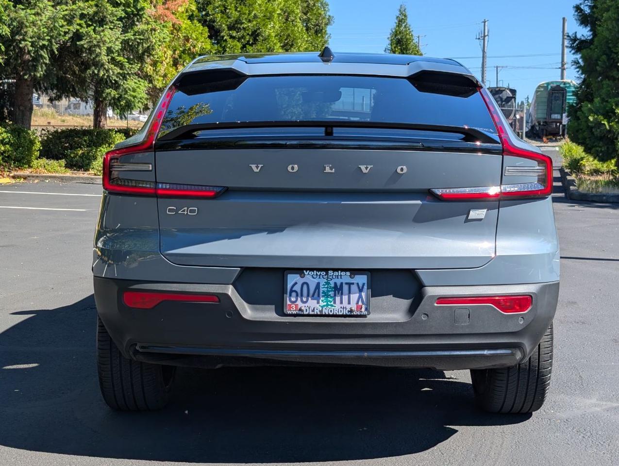 2023 Volvo C40 Recharge Twin Motor ULTIMATE | 402hp, HK Premium Audio, Pilot Assist * Portland OR