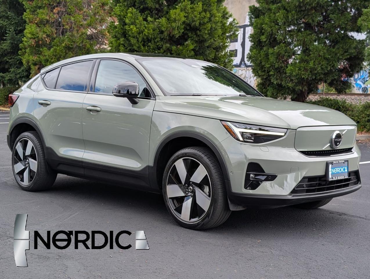 2023 Volvo C40 Recharge Twin Motor ULTIMATE | 402hp, HK Premium Audio, Pilot Assist *