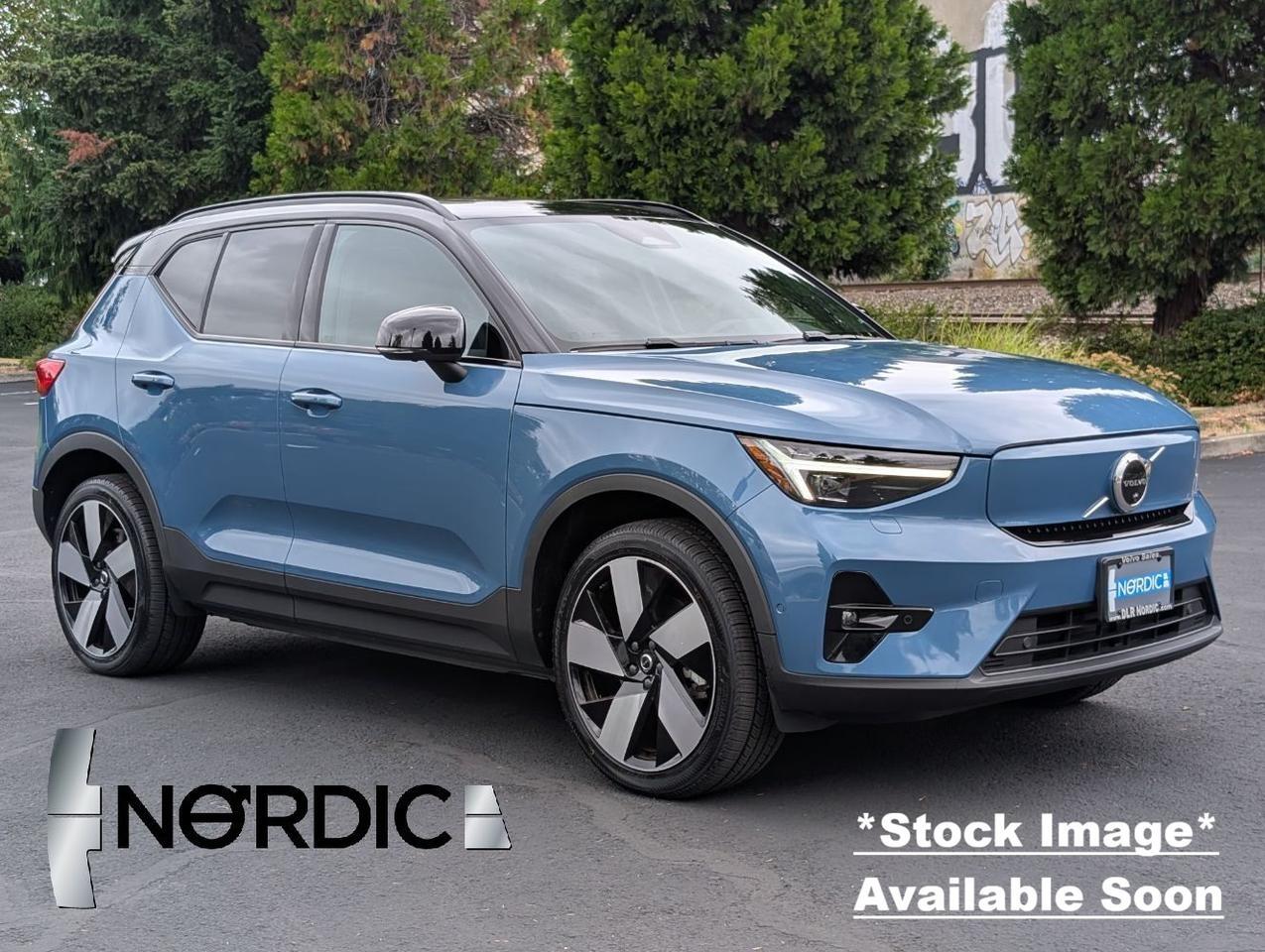 2023 Volvo C40 Recharge Twin Motor ULTIMATE | 402hp, HK Premium Audio, Pilot Assist *