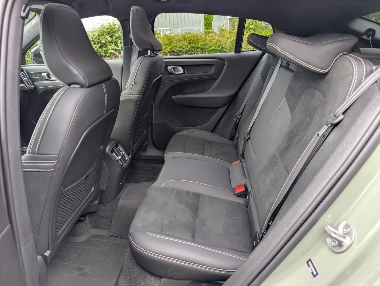 2023 Volvo C40 Recharge Twin Motor ULTIMATE | 402hp, HK Premium Audio, Pilot Assist, 360 Cam, 4 Heated Seats & Wheel Portland OR