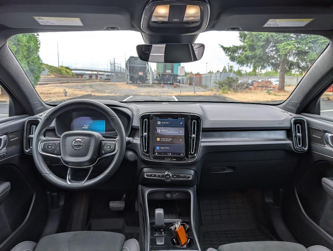 2023 Volvo C40 Recharge Twin Motor ULTIMATE | 402hp, HK Premium Audio, Pilot Assist, 360 Cam, 4 Heated Seats & Wheel Portland OR