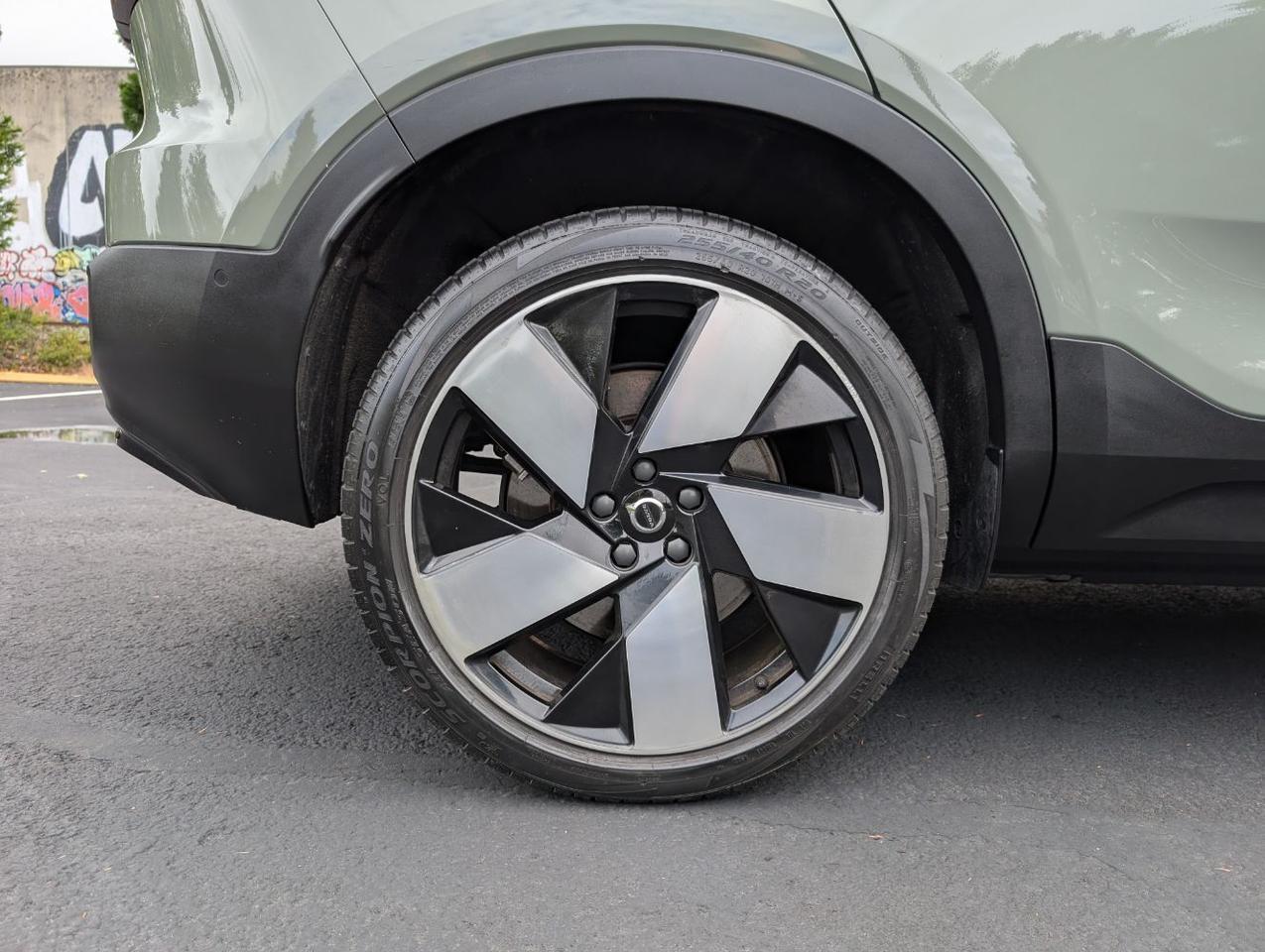 2023 Volvo C40 Recharge Twin Motor ULTIMATE | 402hp, HK Premium Audio, Pilot Assist, 360 Cam, 4 Heated Seats & Wheel Portland OR