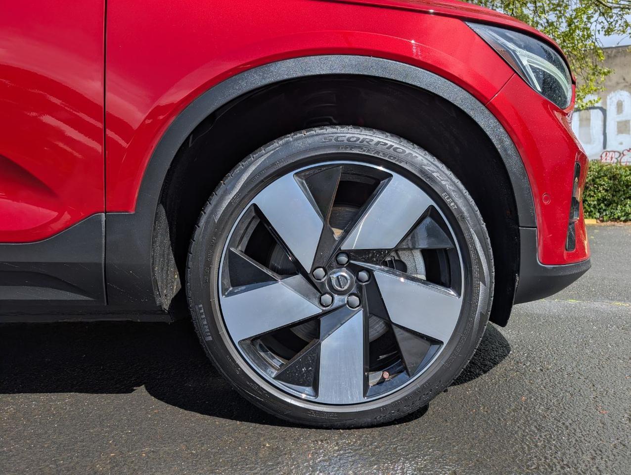 2023 Volvo C40 Recharge Twin Motor ULTIMATE | 402hp, HK Premium Audio, Pilot Assist, 360 Cam, 4 Heated Seats & Wheel Portland OR