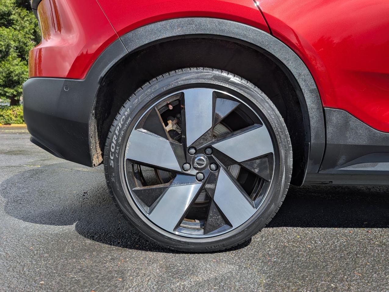 2023 Volvo C40 Recharge Twin Motor ULTIMATE | 402hp, HK Premium Audio, Pilot Assist, 360 Cam, 4 Heated Seats & Wheel Portland OR