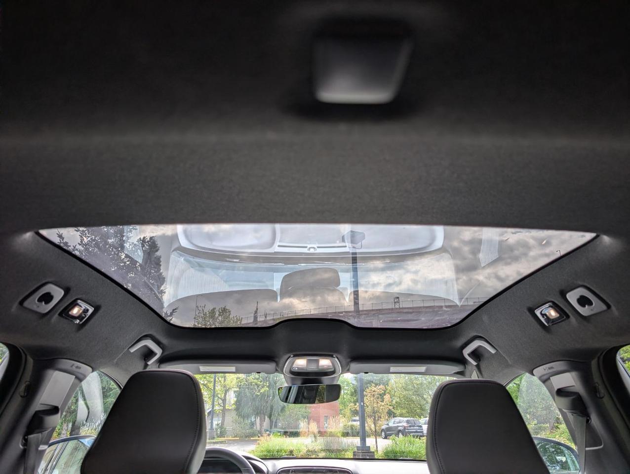 2023 Volvo C40 Recharge Twin Motor ULTIMATE | 402hp, HK Premium Audio, Pilot Assist, 360 Cam, 4 Heated Seats & Wheel Portland OR