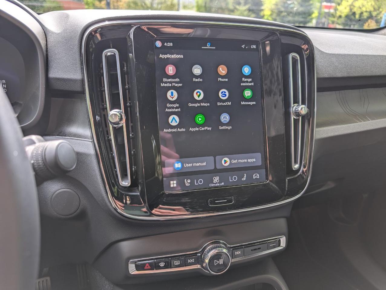 2023 Volvo C40 Recharge Twin Motor ULTIMATE | 402hp, HK Premium Audio, Pilot Assist, 360 Cam, 4 Heated Seats & Wheel Portland OR