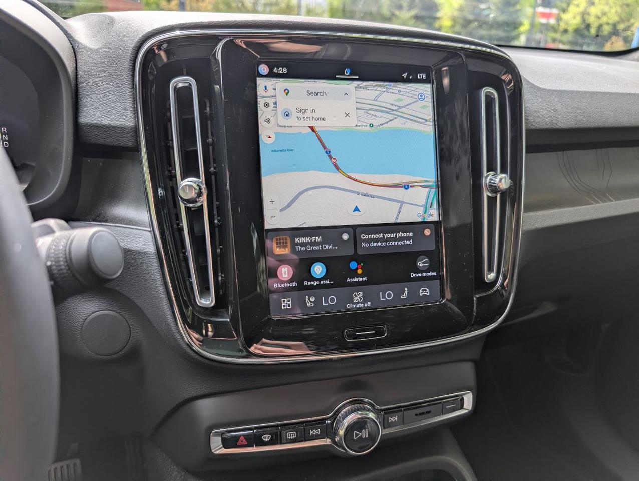 2023 Volvo C40 Recharge Twin Motor ULTIMATE | 402hp, HK Premium Audio, Pilot Assist, 360 Cam, 4 Heated Seats & Wheel Portland OR