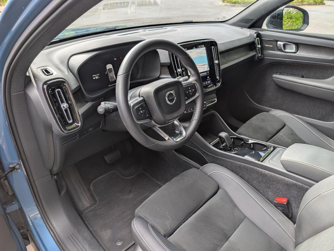 2023 Volvo C40 Recharge Twin Motor ULTIMATE | 402hp, HK Premium Audio, Pilot Assist, 360 Cam, 4 Heated Seats & Wheel Portland OR