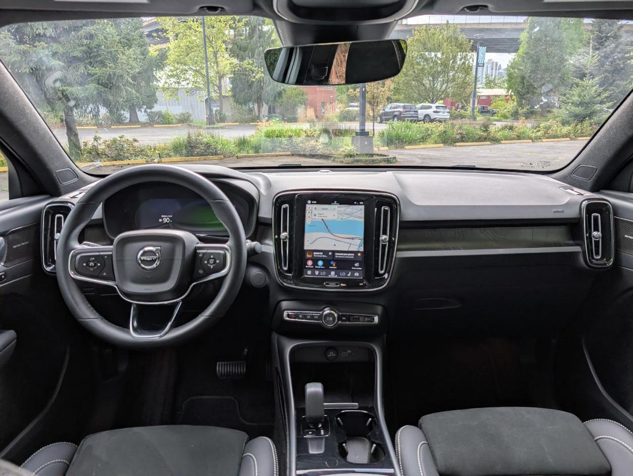 2023 Volvo C40 Recharge Twin Motor ULTIMATE | 402hp, HK Premium Audio, Pilot Assist, 360 Cam, 4 Heated Seats & Wheel Portland OR