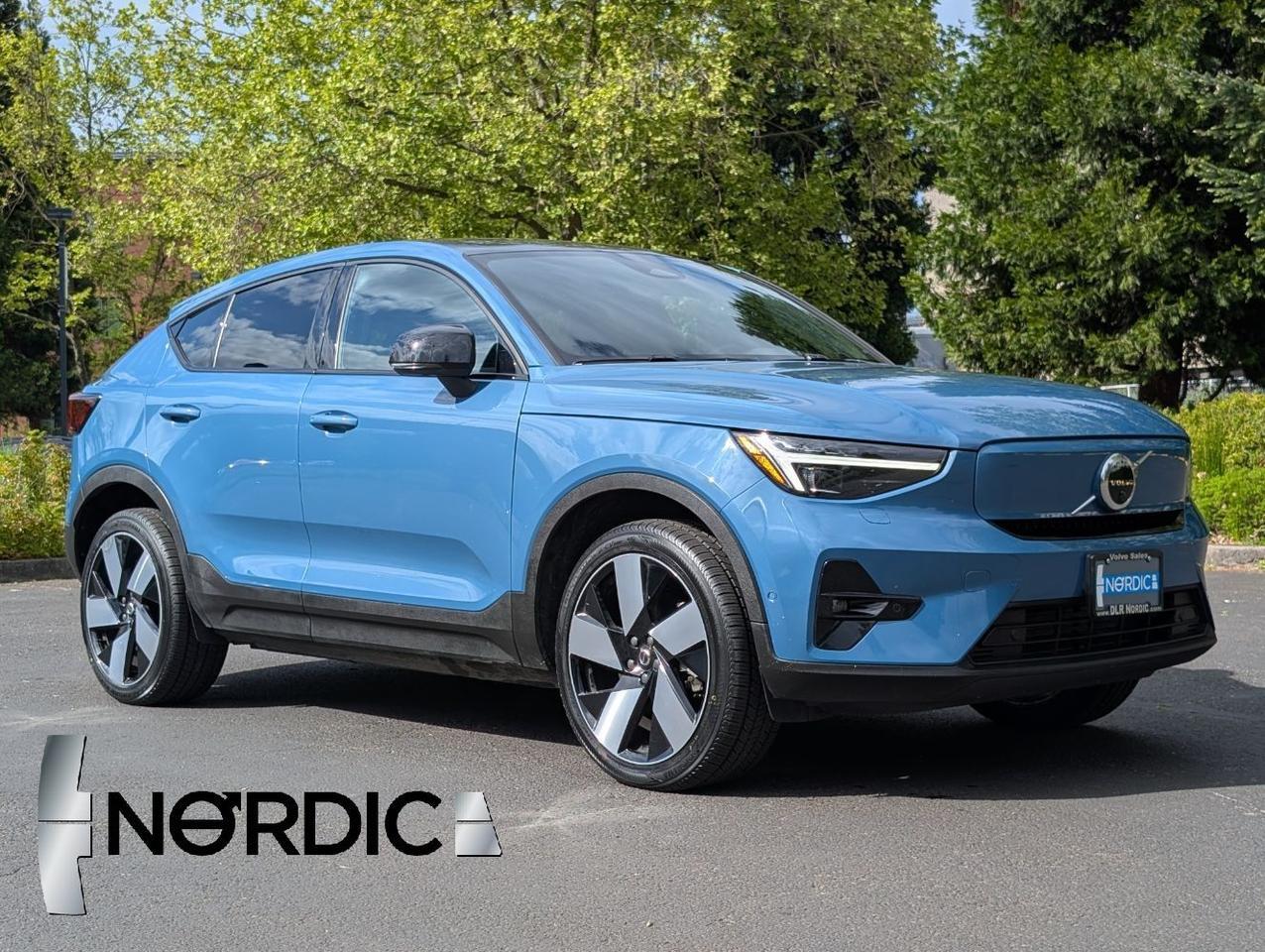 2023 Volvo C40 Recharge Twin Motor ULTIMATE | 402hp, HK Premium Audio, Pilot Assist, 360 Cam, 4 Heated Seats & Wheel