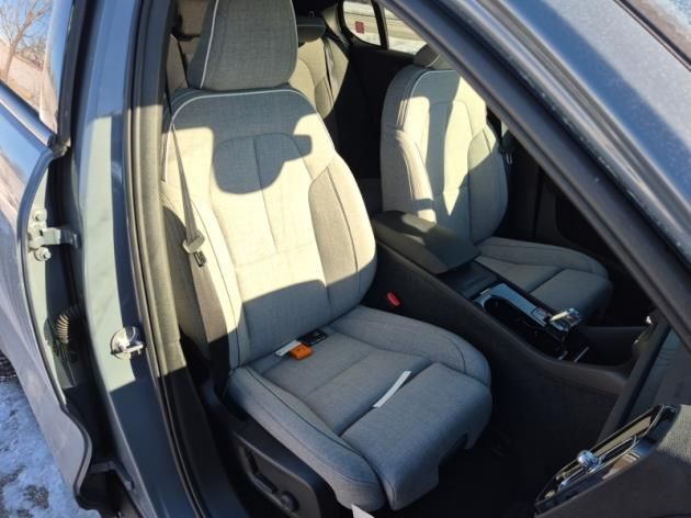 2023 Volvo C40 Recharge Twin Motor ULTIMATE w/Harman Kardon, Pilot Assist, 360 Cam, 4 Heated Seats & Wheel Portland OR