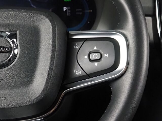 2023 Volvo C40 Recharge Twin Plus AWD *NAVIGATION, SAFETY ALERTS, 360 VIEW CAMERAS, COLOR TOUCHSCREEN, PANORAMA GLASS ROOF, HEATED SEATS, POWER LIFTGATE, 19 INCH ALLOYS, WIRELESS CHARGING Round Rock TX