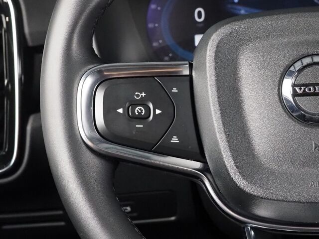 2023 Volvo C40 Recharge Twin Plus AWD *NAVIGATION, SAFETY ALERTS, 360 VIEW CAMERAS, COLOR TOUCHSCREEN, PANORAMA GLASS ROOF, HEATED SEATS, POWER LIFTGATE, 19 INCH ALLOYS, WIRELESS CHARGING Round Rock TX