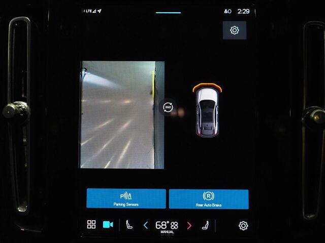 2023 Volvo C40 Recharge Twin Plus AWD *NAVIGATION, SAFETY ALERTS, 360 VIEW CAMERAS, COLOR TOUCHSCREEN, PANORAMA GLASS ROOF, HEATED SEATS, POWER LIFTGATE, 19 INCH ALLOYS, WIRELESS CHARGING Round Rock TX