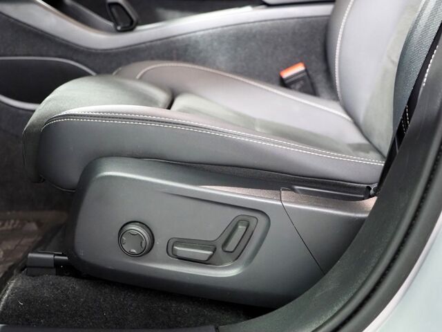 2023 Volvo C40 Recharge Twin Plus AWD *NAVIGATION, SAFETY ALERTS, 360 VIEW CAMERAS, COLOR TOUCHSCREEN, PANORAMA GLASS ROOF, HEATED SEATS, POWER LIFTGATE, 19 INCH ALLOYS, WIRELESS CHARGING Round Rock TX