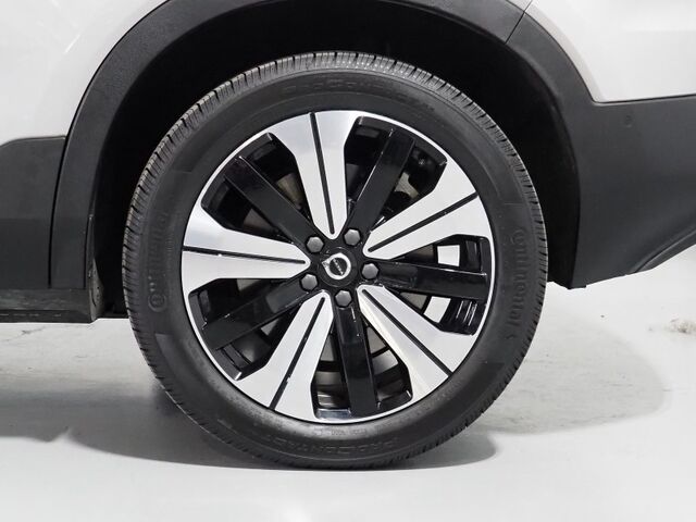 2023 Volvo C40 Recharge Twin Plus AWD *NAVIGATION, SAFETY ALERTS, 360 VIEW CAMERAS, COLOR TOUCHSCREEN, PANORAMA GLASS ROOF, HEATED SEATS, POWER LIFTGATE, 19 INCH ALLOYS, WIRELESS CHARGING Round Rock TX