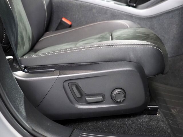 2023 Volvo C40 Recharge Twin Plus AWD *NAVIGATION, SAFETY ALERTS, 360 VIEW CAMERAS, COLOR TOUCHSCREEN, PANORAMA GLASS ROOF, HEATED SEATS, POWER LIFTGATE, 19 INCH ALLOYS, WIRELESS CHARGING Round Rock TX