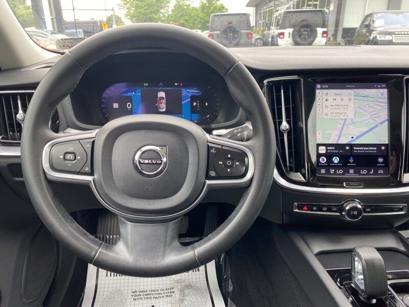 2023 Volvo S60 Core Dark Theme