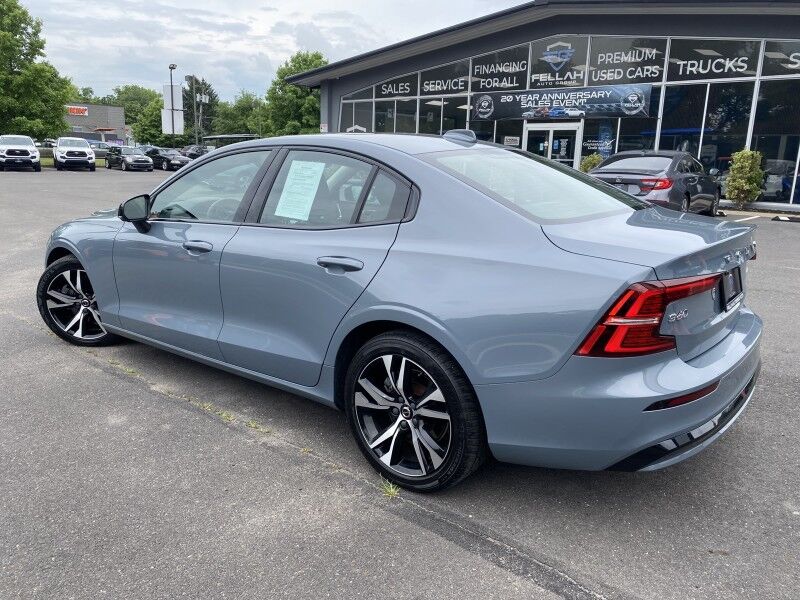 2023 Volvo S60 Core Dark Theme