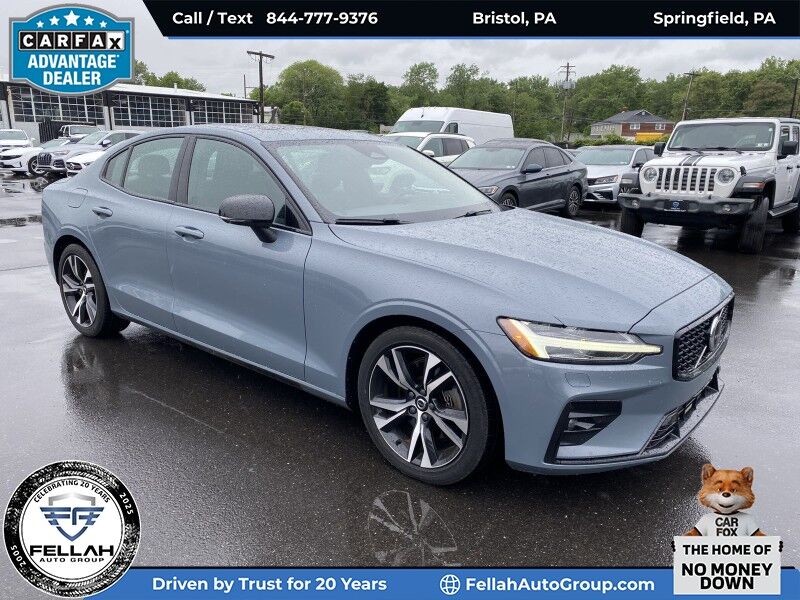 2023 Volvo S60 Core Dark Theme