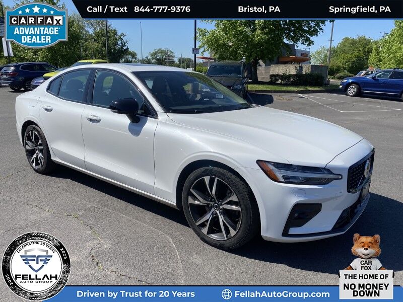 2023 Volvo S60 B5 Core Dark Theme AWD's photo