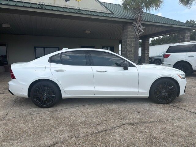 2023 Volvo S60 Plus Black Edition