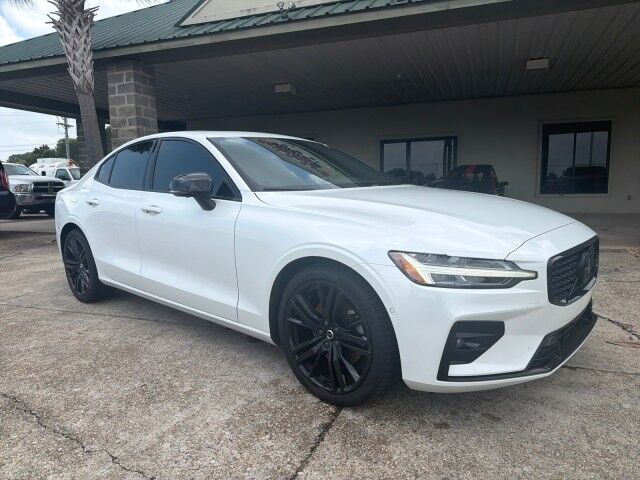 2023 Volvo S60 Plus Black Edition