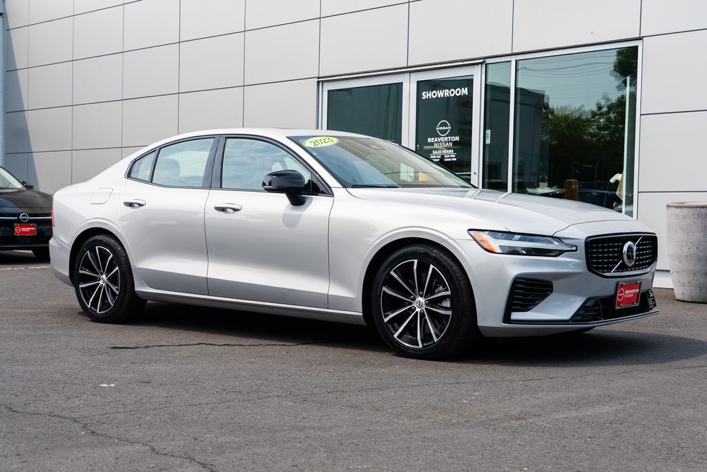 2023 Volvo S60 Recharge Plug-In Hybrid T8 Core Dark Theme