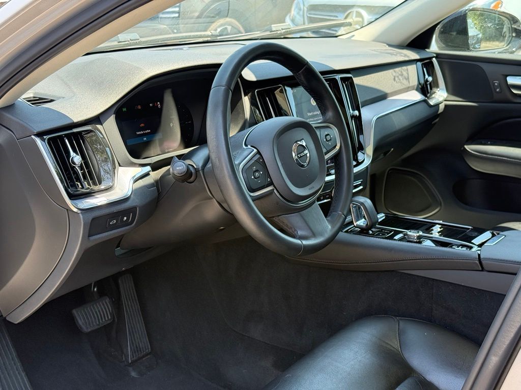 2023 Volvo S60 Recharge Plug-In Hybrid T8 Core Dark Theme Beaverton OR