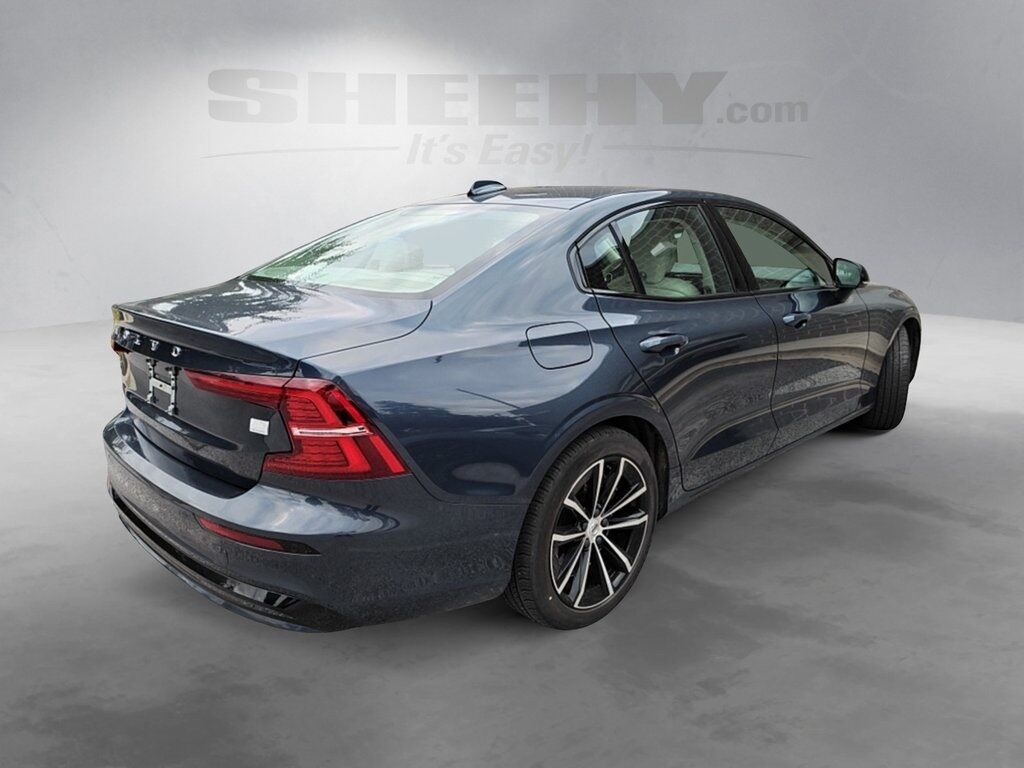2023 Volvo S60 Recharge Plug-In Hybrid T8 Core Dark Theme Hunt Valley MD