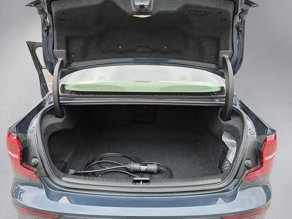 2023 Volvo S60 Recharge Plug-In Hybrid T8 Core Dark Theme Hunt Valley MD