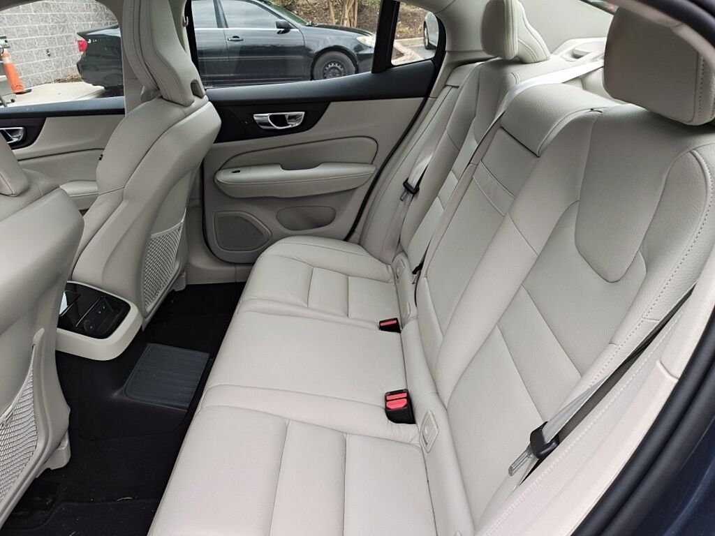 2023 Volvo S60 Recharge Plug-In Hybrid T8 Core Dark Theme Hunt Valley MD
