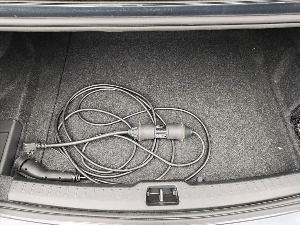 2023 Volvo S60 Recharge Plug-In Hybrid T8 Core Dark Theme Hunt Valley MD