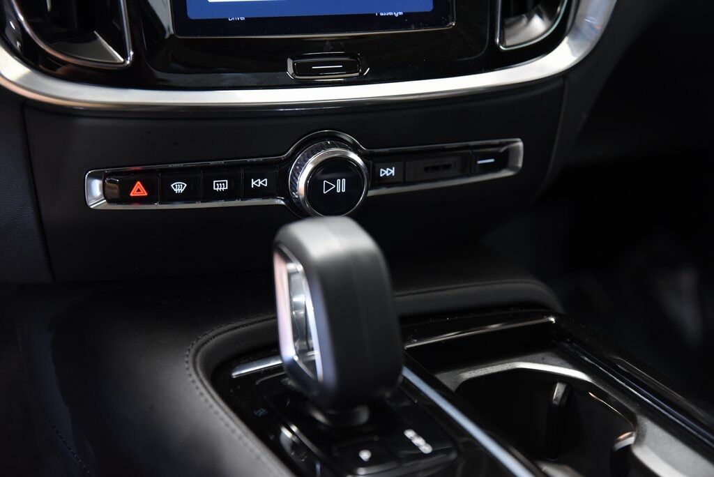 2023 Volvo S60 Recharge Plug-In Hybrid T8 Plus Dark Theme Akron OH