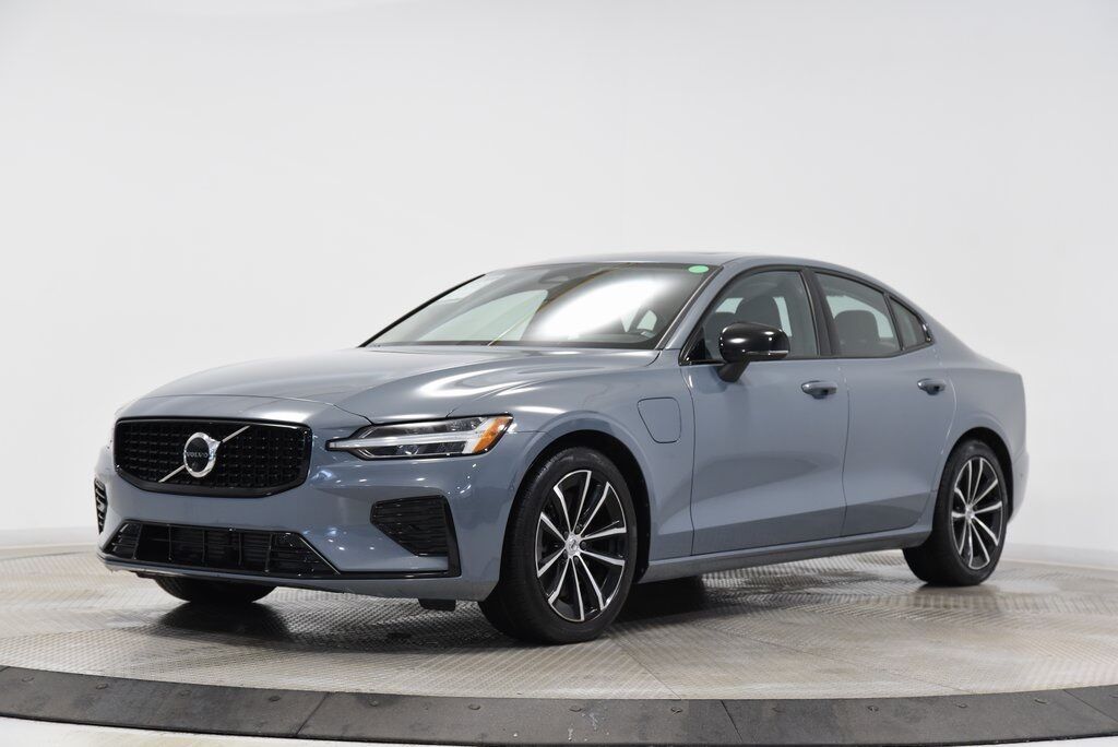 2023 Volvo S60 Recharge Plug-In Hybrid T8 Plus Dark Theme Akron OH