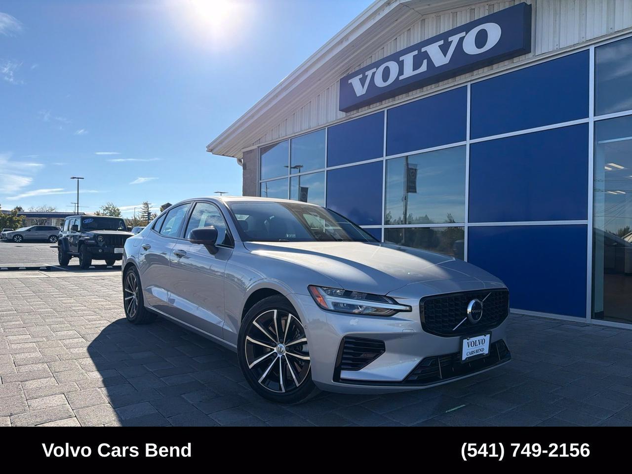 2023 Volvo S60 Recharge Plug-In Hybrid T8 Plus Dark Theme