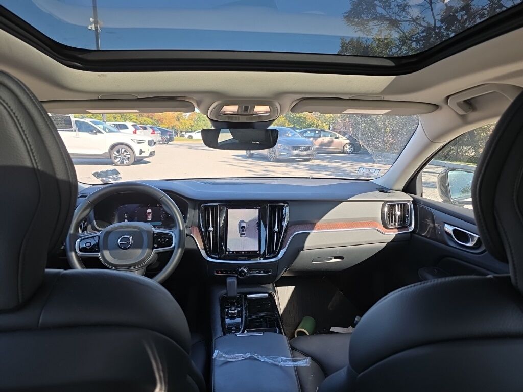 2023 Volvo S60 Recharge Plug-In Hybrid T8 Plus Dark Theme Hunt Valley MD