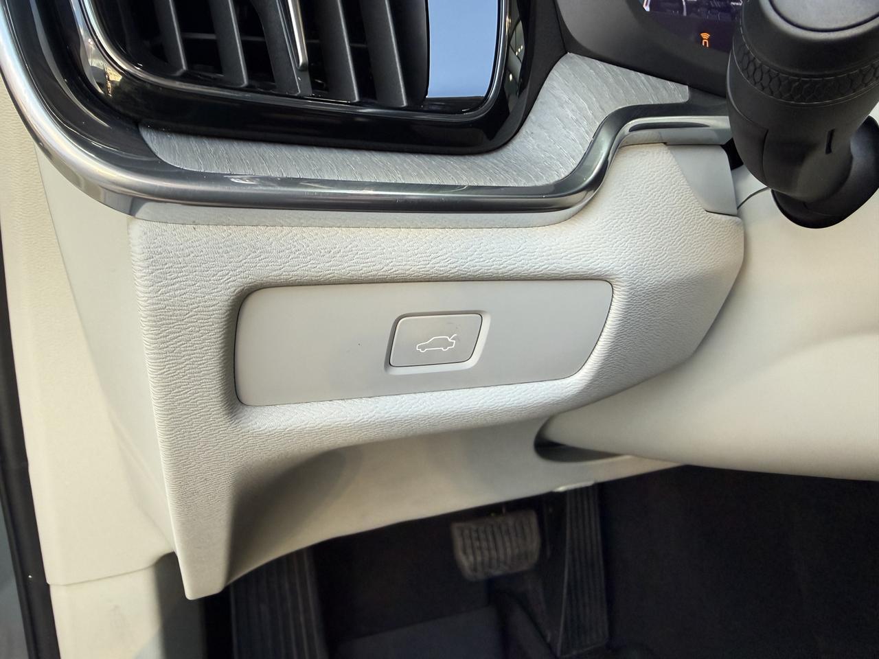 2023 Volvo S60 Ultimate Bright Theme Knoxville TN