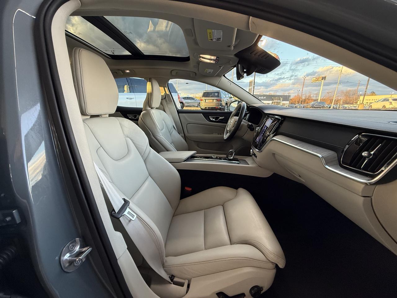 2023 Volvo S60 Ultimate Bright Theme Knoxville TN