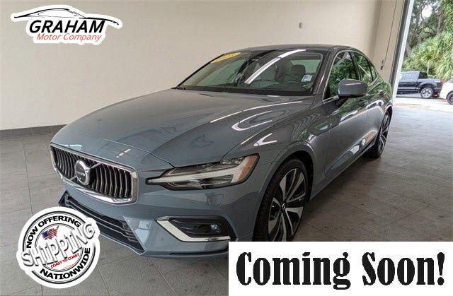 2023 Volvo S60 Ultimate Bright Theme