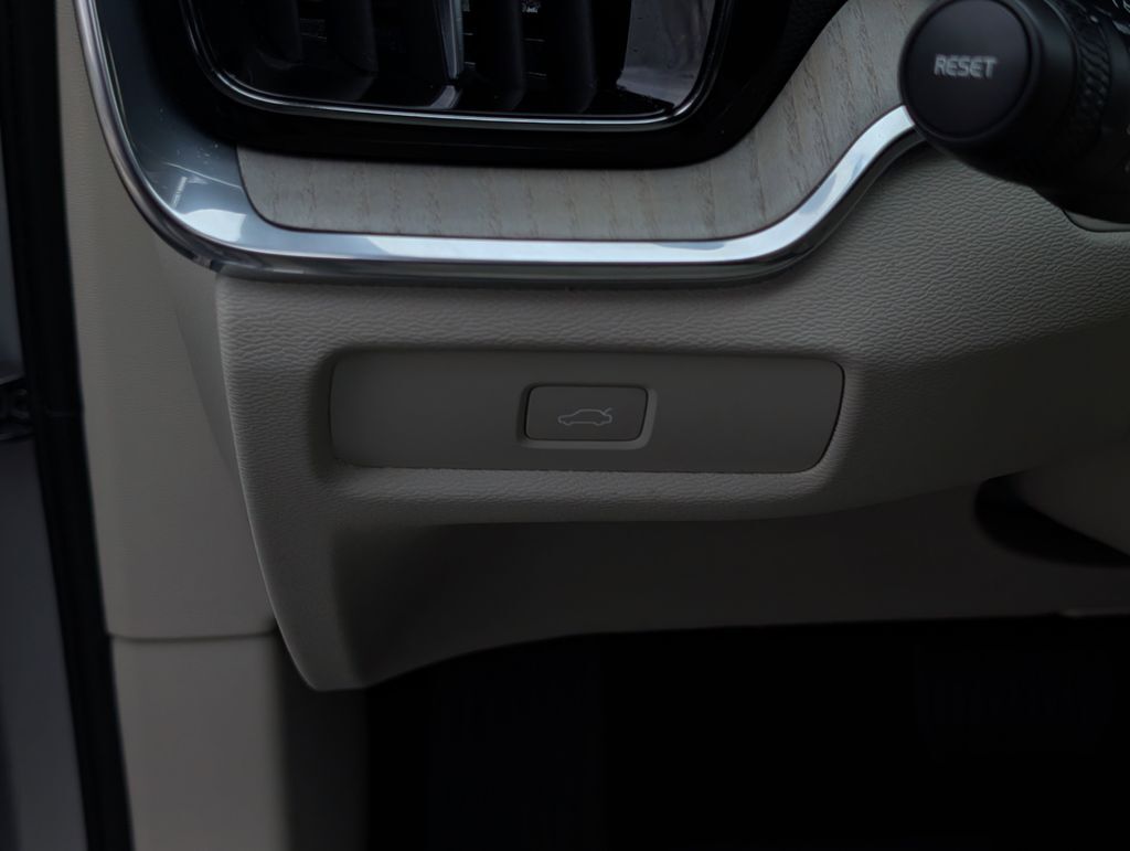 2023 Volvo S60 Ultimate Hunt Valley MD