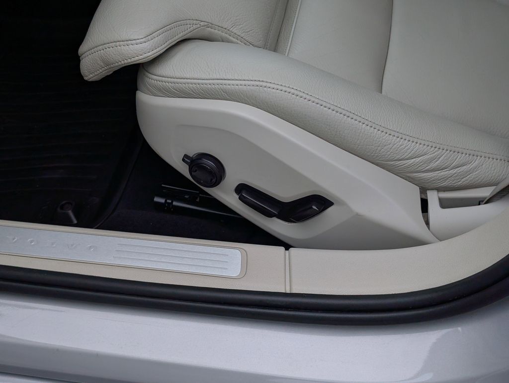 2023 Volvo S60 Ultimate Hunt Valley MD