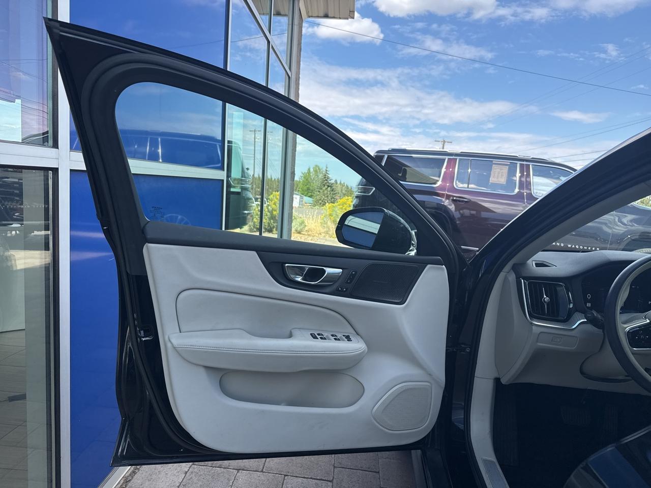 2023 Volvo V60 Cross Country B5 Plus Bend OR