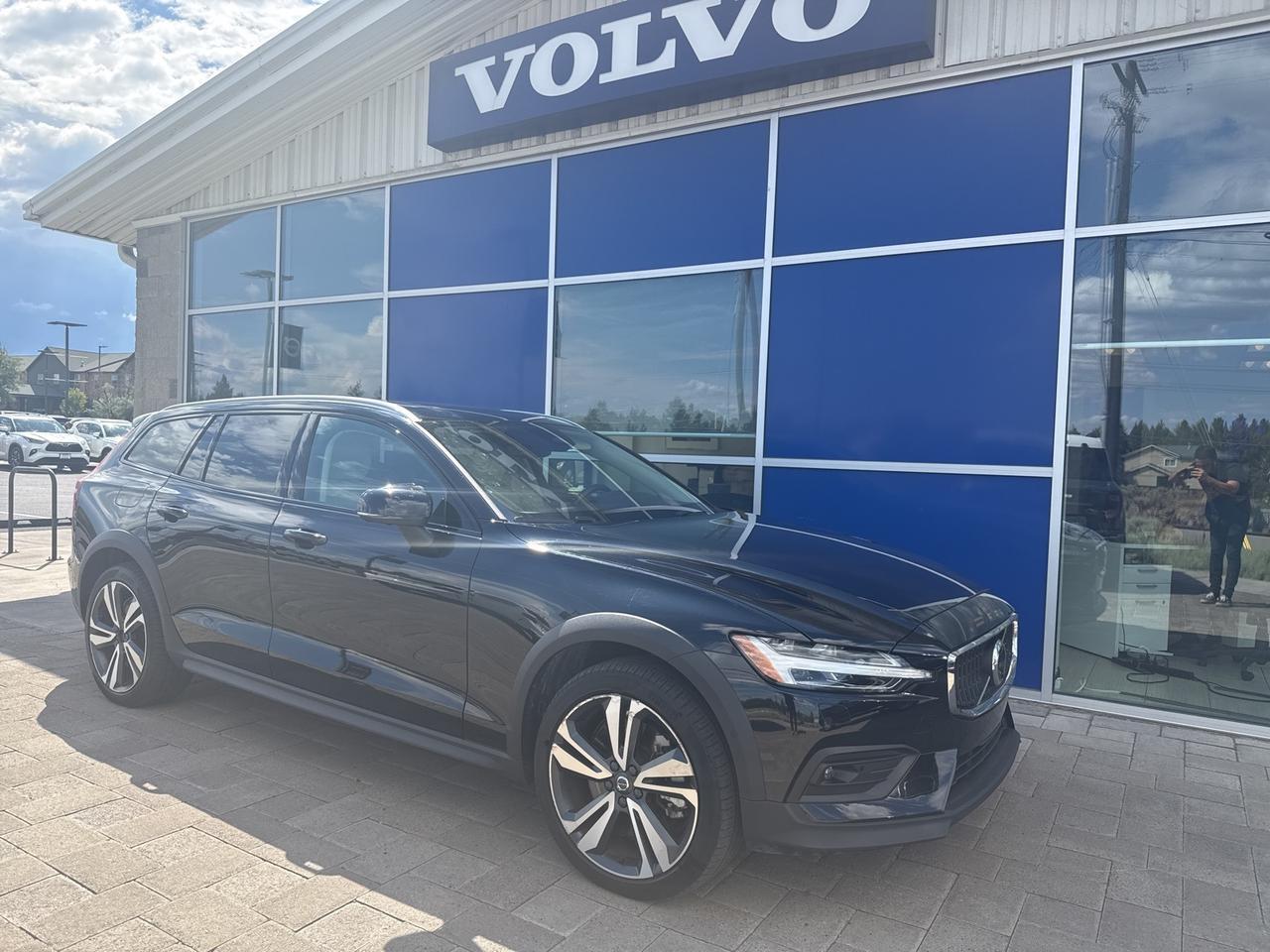 2023 Volvo V60 Cross Country B5 Plus Bend OR